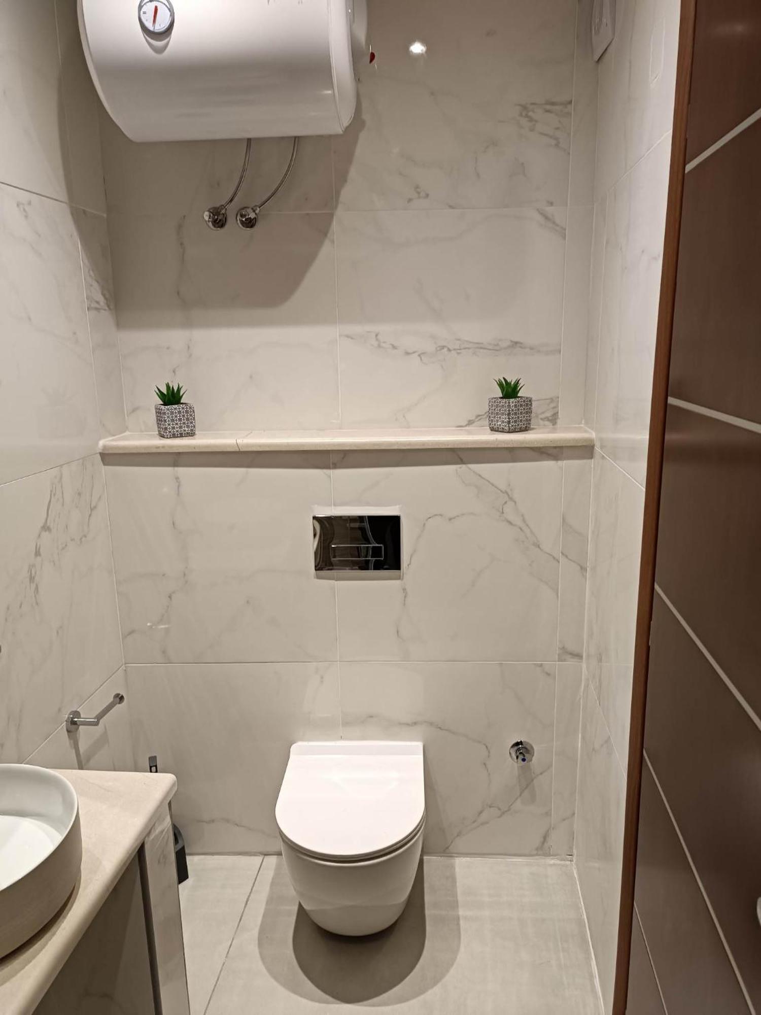 Newly Renovated Apartment Next To The Port Mantouki Exteriér fotografie
